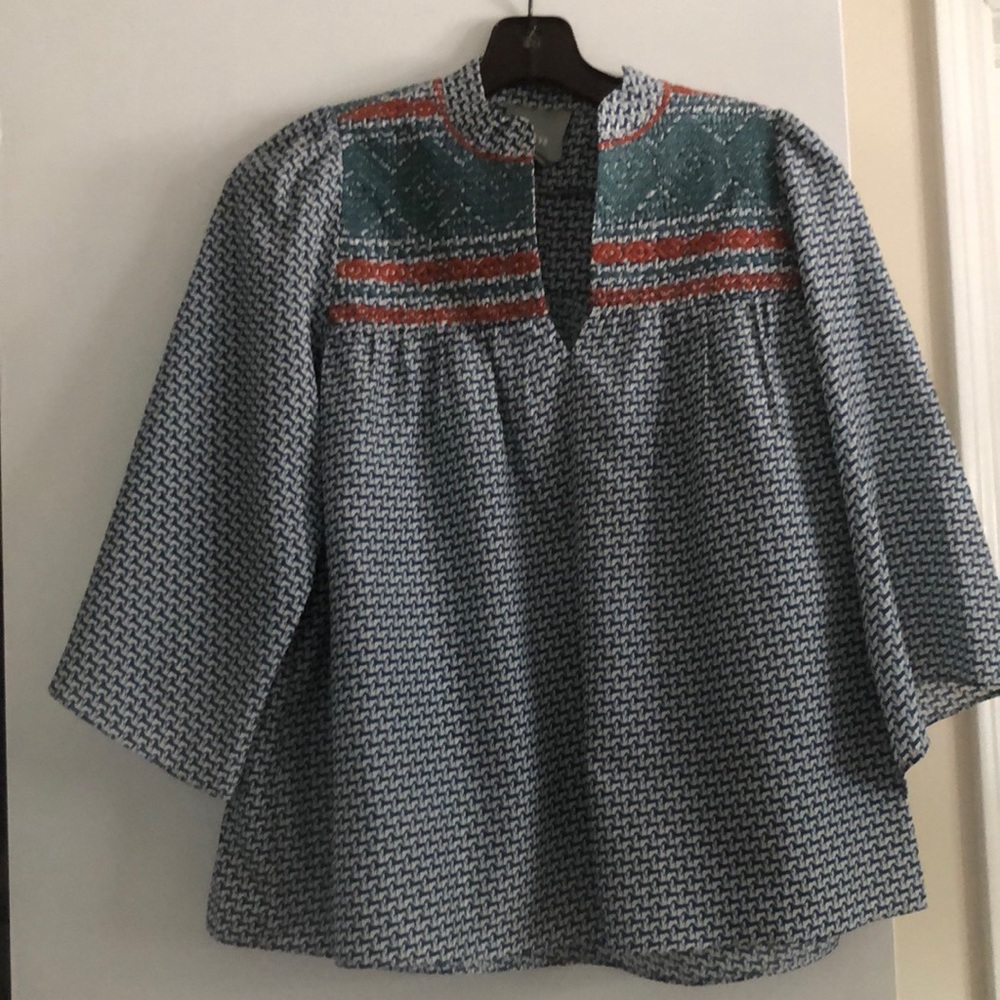 Silk shirt with horse as the print